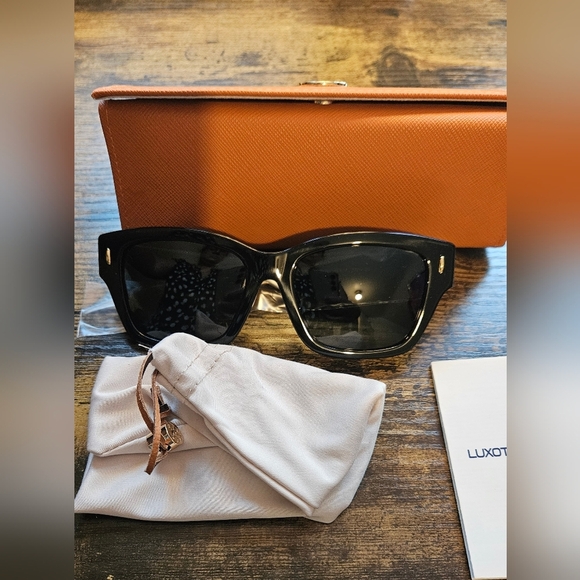 Tory Burch Sunglasses with Case TY7167  Black, NIB - Picture 5 of 8